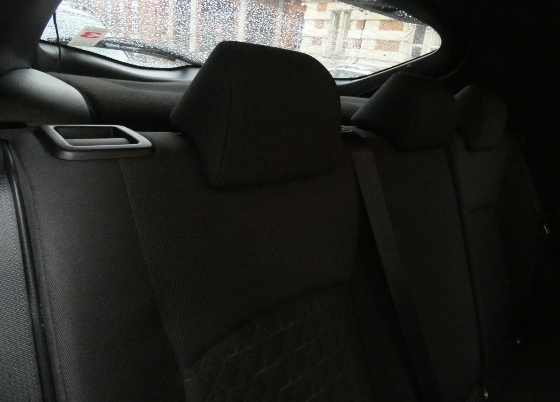 Toyota C-HR — 13